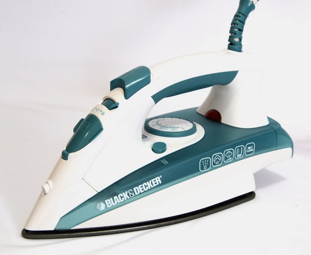 BLACK+DECKER 1750W Steam Iron Ceramic Coated Soleplate with Anti Calc Anti Drip Self Clean and Auto Shutoff مكواة بخار 1750 واط مع خاصية التنظيف الذاتي من بلاد اند ديكر BLACK+DECKER 1750W Steam Iron Ceramic Coated Soleplate with Anti Calc Anti Drip Self Clean and Auto Shutoff مكواة بخار 1750 واط مع خاصية التنظيف الذاتي من بلاد اند ديكر